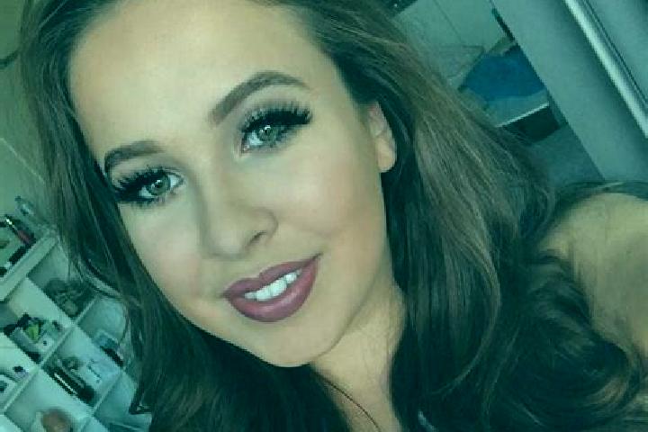 Emily, 20, a blonde green-eyed caucasian companion based in Villarroya de los Pinares. Offering Girlfriend Experience, GFE, Striptease. Available for incall ...