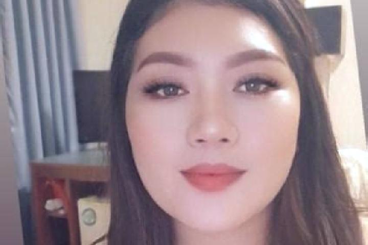 Emily, 20, a chestnut grey-eyed asian companion based in Valea Mare-Podgoria. Offering GFE, Couples, Fetish, Dinner Date, Domination. Available for incall an...
