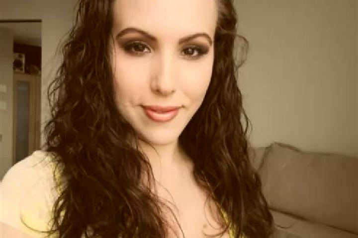 Emily, 20, a chestnut grey-eyed caribbean companion based in Saint-Sulpice-de-Faleyrens. Offering BDSM, Massage, Dinner Date. Available for incall and outcal...