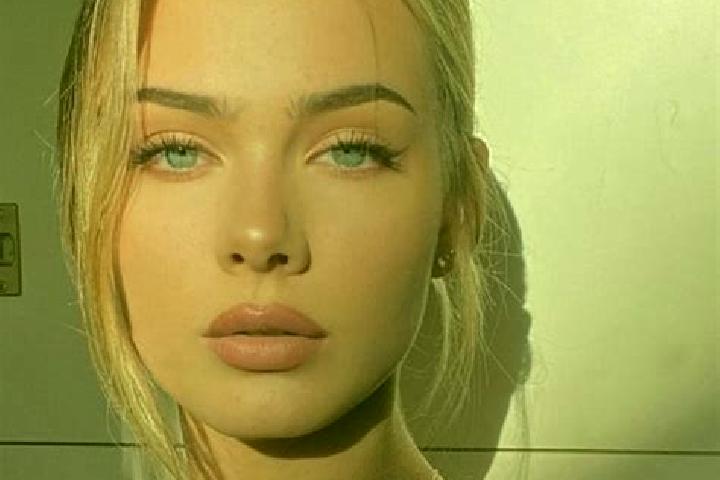 Emily, 20, a red green-eyed european companion based in Kakaek. Offering Deep French Kissing, Roleplay, Overnight. Available for incall and outcall, day and ...