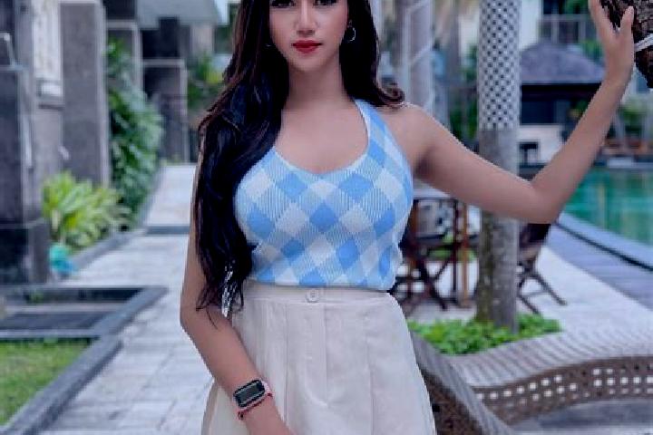 Emily, 20 — Escort in Kubangkampil, Indonesia