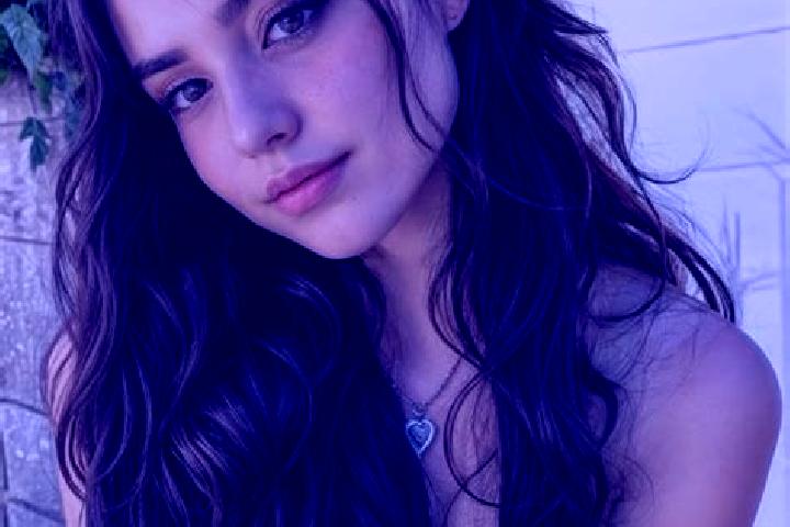 Emily, 21, a auburn amber-eyed middle eastern companion based in Orero. Offering Erotic Massage, Domination, Party Girl. Available for incall and outcall, ov...