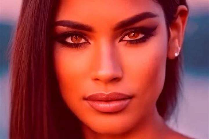 Emily, 21, a dark blonde amber-eyed latina companion based in Old Beach. Offering A-Level, Domination. Available for incall and outcall, overnight bookings a...