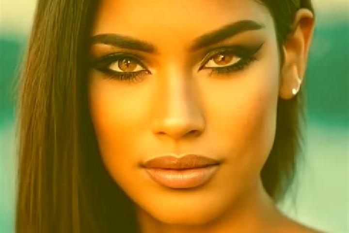 Emily, 21, a red green-eyed latina companion based in Moyo. Offering Fetish, Deep French Kissing, BDSM, Roleplay. Available for incall and outcall, day and e...