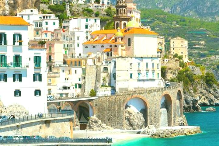 Emily, 21 — Escort in Brondello, Italy