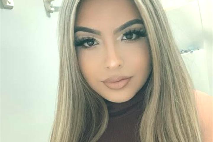Emily, 22, a blonde amber-eyed latina companion based in Marienfelde. Offering Duos, A-Level, Fetish. Available for incall and outcall, day and evening dates.