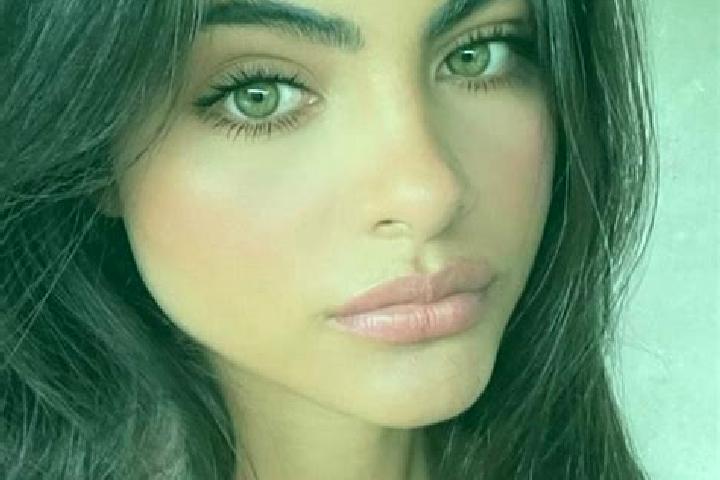 Emily, 23, a auburn dark-eyed indian companion based in Cerro Azul. Offering Roleplay, Dinner Date. Available for incall and outcall, overnight bookings avai...