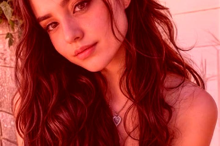 Emily, 23, a brunette hazel-eyed indian companion based in Yaojiaji. Offering Tantra, CIM. Available for incall and outcall, day and evening dates.