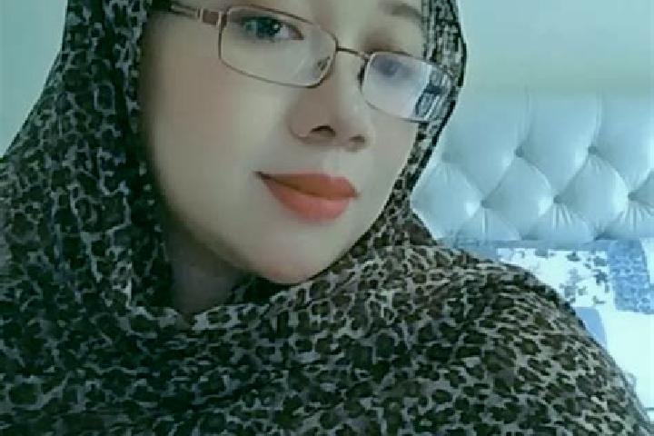 Emily, 23 — Escort in Cigoong, Indonesia