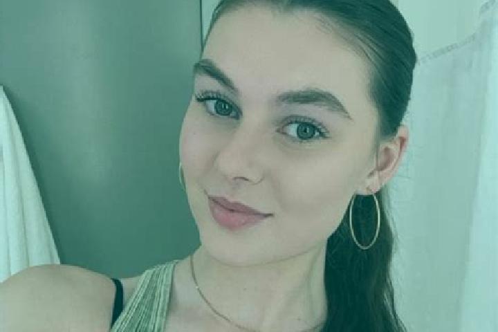Emily, 23 — Escort in Langhorne Manor, United States