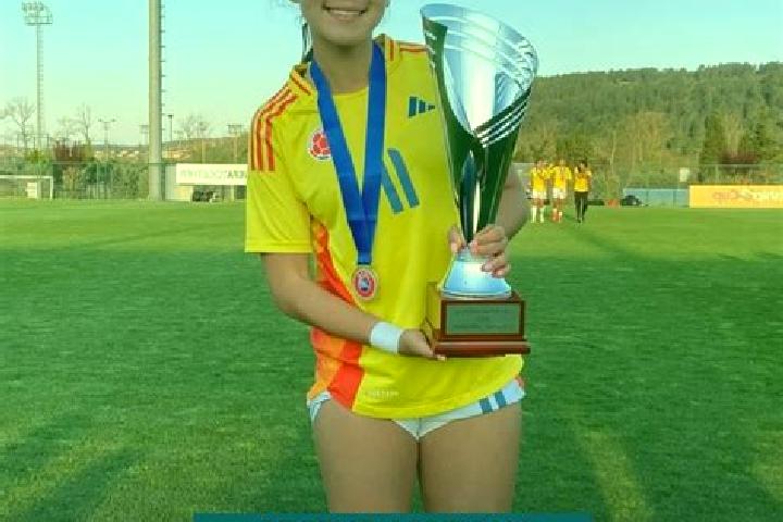 Emily, 23 — Escort in Susa, Colombia