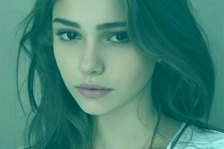 Emily, 24, a chestnut grey-eyed slavic companion based in San Roque de Torres. Offering Roleplay, Overnight, Fetish, Domination. Available for incall and out...
