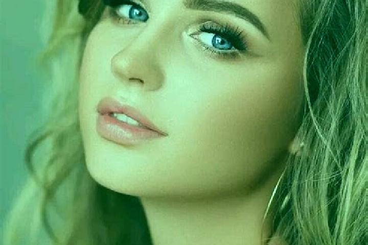 Emily, 24, a dark blonde blue-eyed mediterranean companion based in Enhagen-Ekbacken. Offering 69, Travel Companion. Available for incall and outcall, day an...