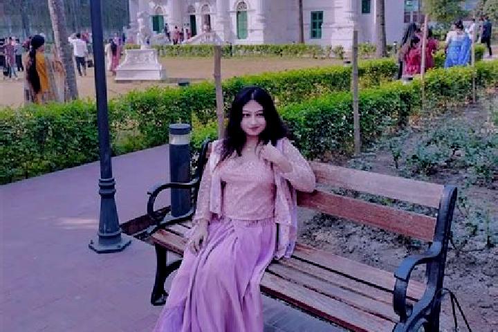 Emily, 24 — Escort in Seh Gel, Iran