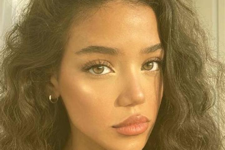 Emily, 25, a black brown-eyed mixed companion based in Murovani Kurylivtsi. Offering Tantra, CIM, Fetish. Available for incall and outcall, day and evening d...
