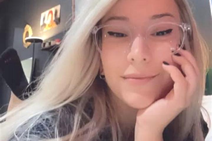 Emily, 25, a blonde grey-eyed mediterranean companion based in San Juan la Cienega. Offering Fetish, Duos, Erotic Massage, CIM, GFE. Available for incall and...