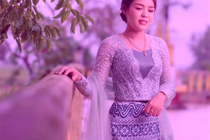 Emily, 25 — Escort in Mahlwagon, Myanmar