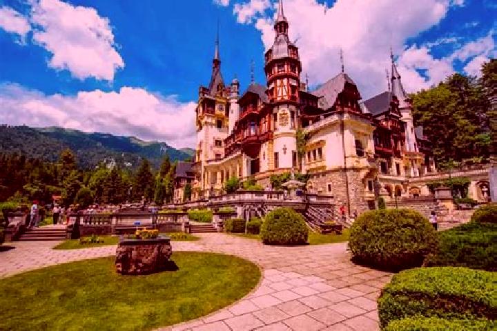 Emily, 25 — Escort in Sinaia, Romania