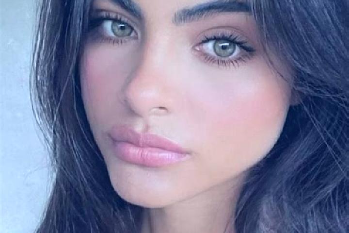 Emily, 26, a black dark-eyed indian companion based in Hamersen. Offering 69, Massage, Domination. Available for incall and outcall, day and evening dates.