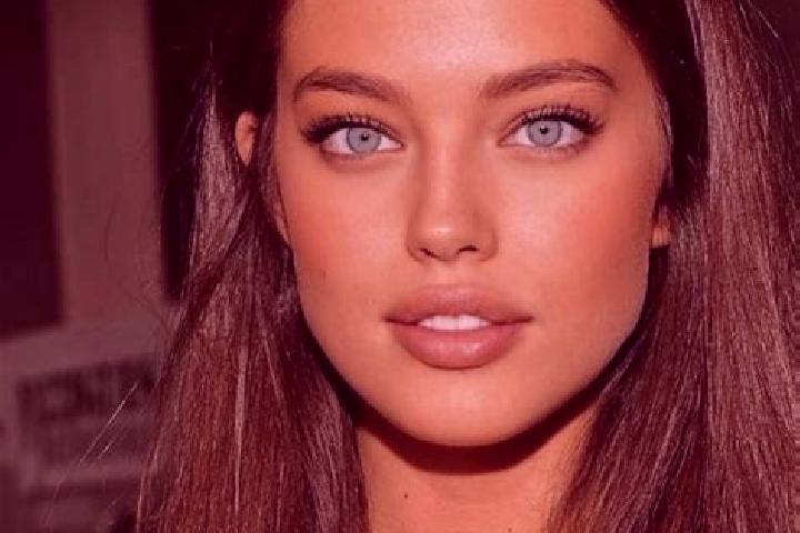 Emily, 26, a brunette blue-eyed mediterranean companion based in Graignes-Mesnil-Angot. Offering Tantra, 69, OWO. Available for incall and outcall, overnight...
