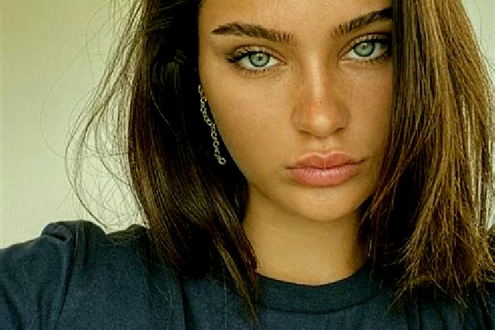 Emily, 26, a brunette dark-eyed caucasian companion based in Bannay. Offering A-Level, Tantra, Travel Companion, Couples. Available for incall and outcall, o...