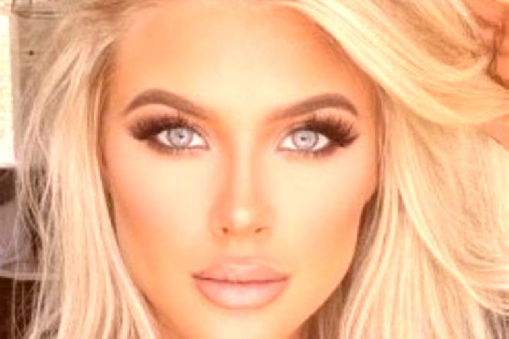 Emily, 26, a platinum blonde hazel-eyed ebony companion based in Youxikou. Offering Overnight, Deep French Kissing, Erotic Massage, Dinner Date. Available fo...
