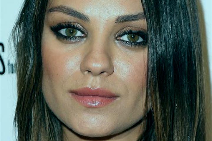 Emily, 27, a auburn hazel-eyed mediterranean companion based in Epiais-Rhus. Offering Fetish, Deep French Kissing, Girlfriend Experience. Available for incal...