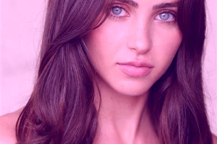 Emily, 27, a chestnut brown-eyed latina companion based in Lemu. Offering 69, Striptease. Available for incall and outcall, day and evening dates.