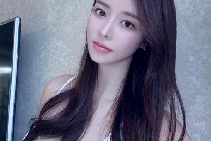 Emily, 27 — Escort in Se, Hungary