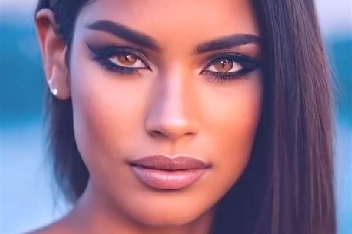 Emily, 28, a black amber-eyed latina companion based in Dousseba. Offering 69, Erotic Massage, Fetish. Available for incall and outcall, day and evening dates.