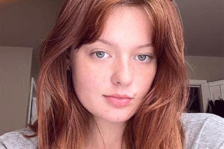 Emily, 28, a chestnut amber-eyed mediterranean companion based in Derna. Offering Duos, Striptease, Couples, CIM. Available for incall and outcall, day and e...