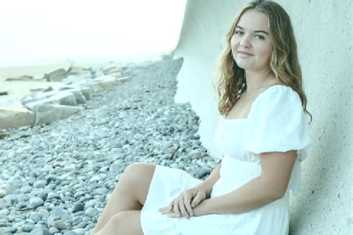 Emily, 28 — Escort in East Berwick, United States
