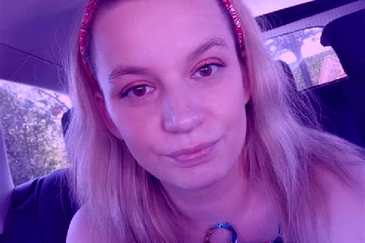 Emily, 28 — Escort in Rozborz, Poland