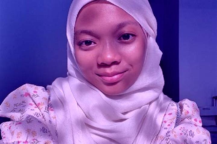 Emily, 29 — Escort in Lepak, Indonesia