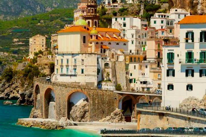 Emily, 30 — Escort in Rognano, Italy