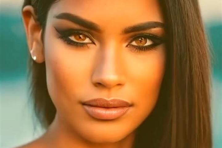 Emily, 32, a black amber-eyed latina companion based in Beroroha. Offering CIM, Couples, Domination. Available for incall and outcall, overnight bookings ava...