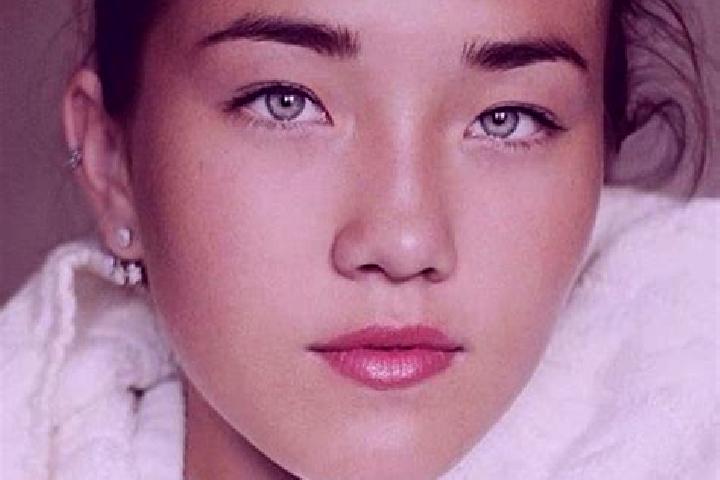 Emily, 32, a black grey-eyed caucasian companion based in Siltara. Offering Couples, Party Girl, GFE. Available for incall and outcall, overnight bookings av...