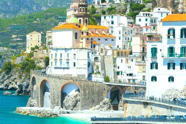 Emily, 32 — Escort in Carentino, Italy
