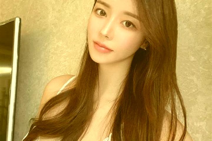 Emily, 32 — Escort in Qilushan, China