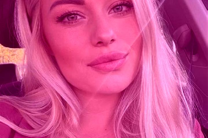 Emily, 33, a dark blonde hazel-eyed caribbean companion based in Vassy. Offering Striptease, Roleplay, Couples, Travel Companion, Prostate Massage. Available...