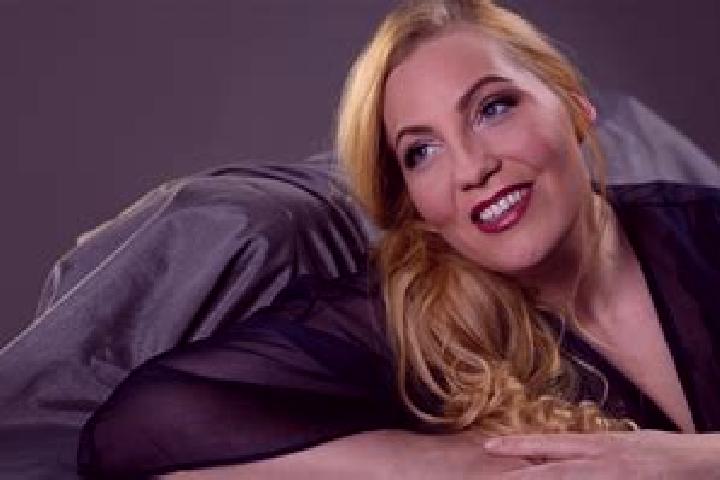 Emily, 33 — Escort in Veraejaemaeki, Finland