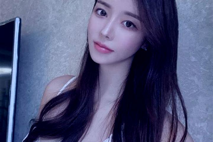 Emily, 34 — Escort in Ikegawa, Japan