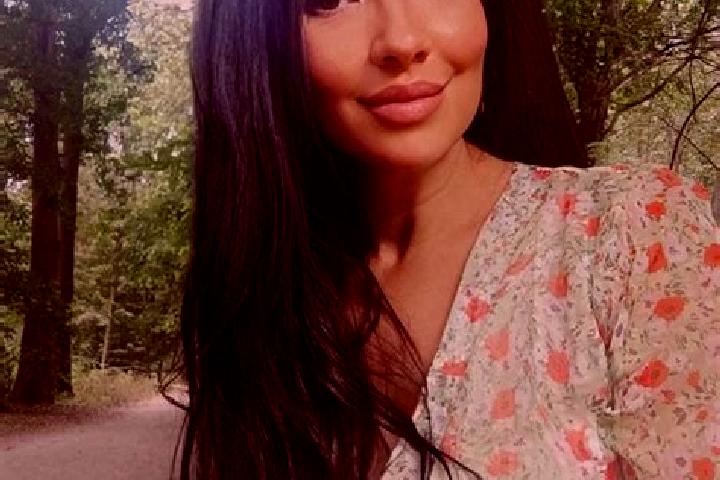 Emily, 35 — Escort in Bila Krynytsya, Ukraine