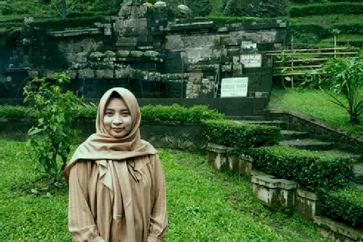 Emily, 35 — Escort in Jolotundo, Indonesia