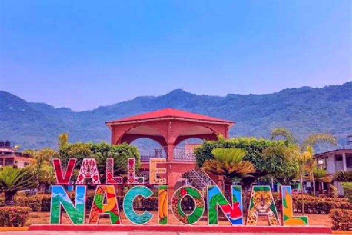 Emily, 35 — Escort in San Juan Bautista Valle Nacional, Mexico