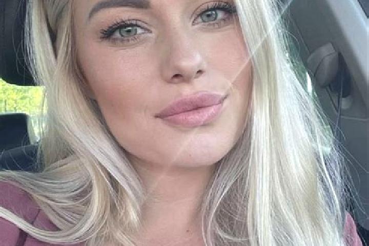 Emily, 36, a blonde hazel-eyed middle eastern companion based in Skee. Offering Duos, Roleplay, A-Level, Couples. Available for incall and outcall, overnight...