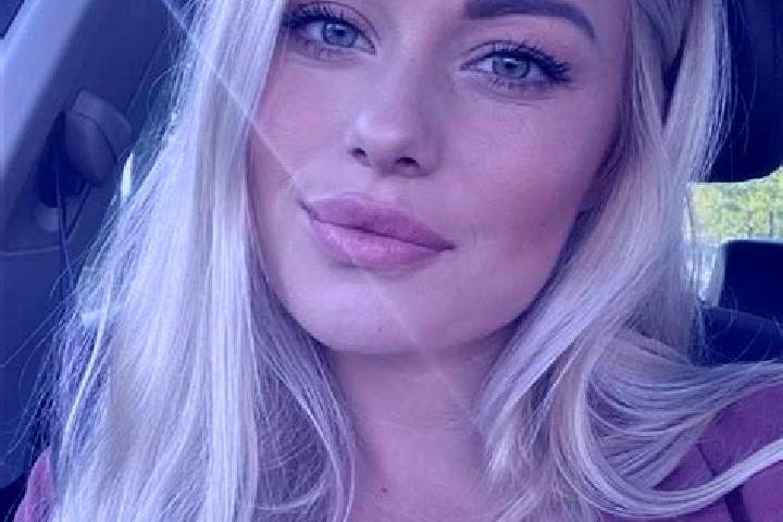 Emily, 36, a blonde hazel-eyed slavic companion based in Barx. Offering Dinner Date, Massage, Prostate Massage, Travel Companion, Overnight. Available for in...