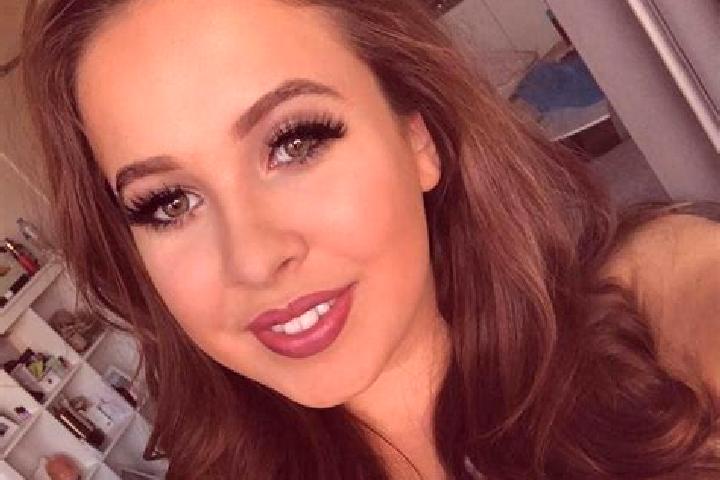 Emily, 37, a black green-eyed european companion based in Shahrak-e Qamsar. Offering Couples, 69. Available for incall and outcall, day and evening dates.