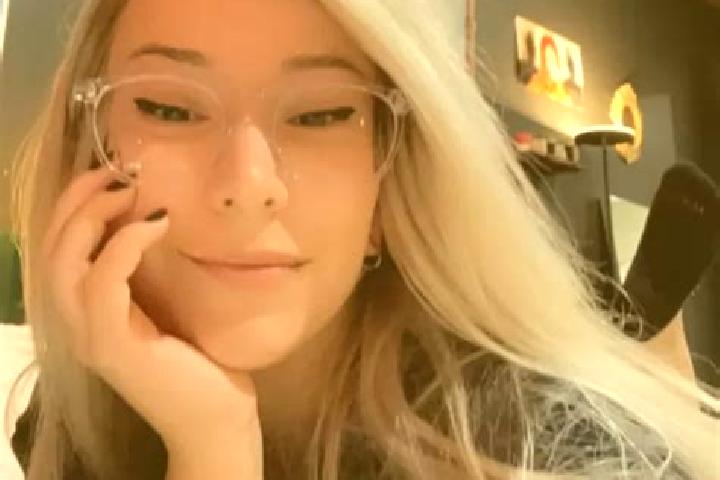 Emily, 37, a dark blonde grey-eyed slavic companion based in Pahua Hueca. Offering A-Level, Roleplay, 69. Available for incall and outcall, overnight booking...