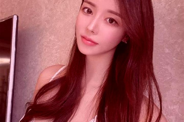 Emily, 37 — Escort in Kuidou, China